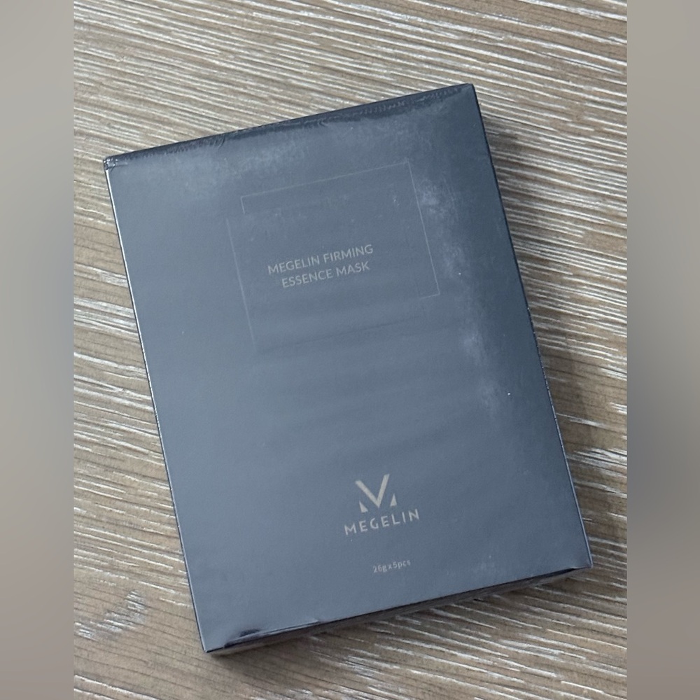 Firming Essence Mask - Black